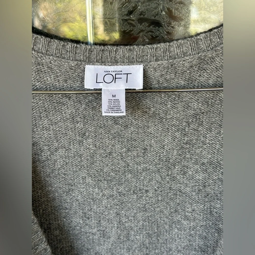 Loft Size Medium Grey Wool Cashmere Blend Business Casual Wrap Sleeveless Top - Picture 2 of 5